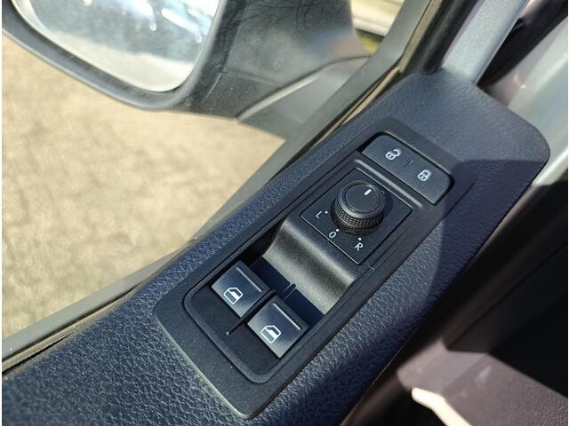 Volkswagen TRANSPORTER Kombi 2.0 TDI L2H2 Highline ¤ 19950.- Incl. BTW / BPM Vrij | AIRCO | CAMERA | NAVI | CV OP AFSTAND