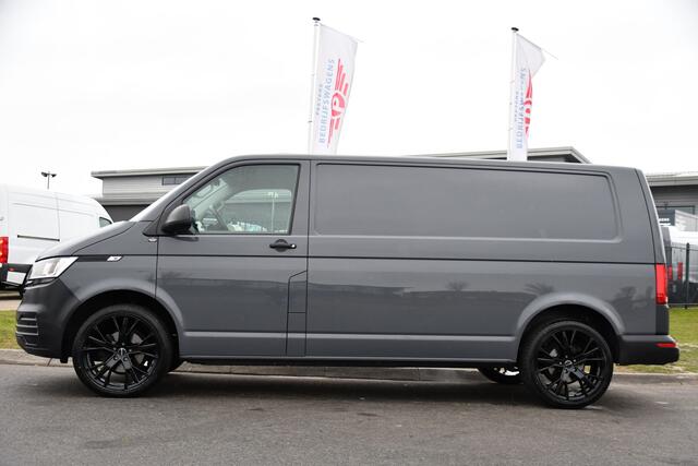 Volkswagen TRANSPORTER 2.0 TDI L2H1 30 PB Edition Adaptieve Cruise, Carplay, 150pk, Sensoren, Voorruit verwarming, Automaat, Leder, Uniek!