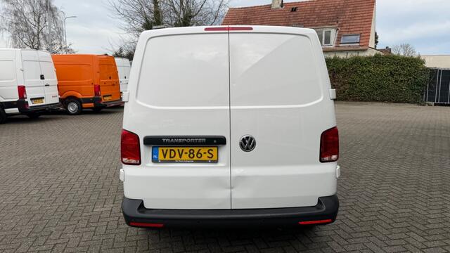 Volkswagen TRANSPORTER 2.0 TDI 81KW 110PK L2H1 EURO 6 AIRCO/ CRUISE CONTROL/ BIJRIJDERSBANK/ PDC/ 100% DEALERONDERHOUDEN