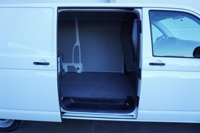 Volkswagen TRANSPORTER 150pk Automaat L2H1 Trekhaak Cruise control Parkeersensoren Stoelverwarming Standkachel