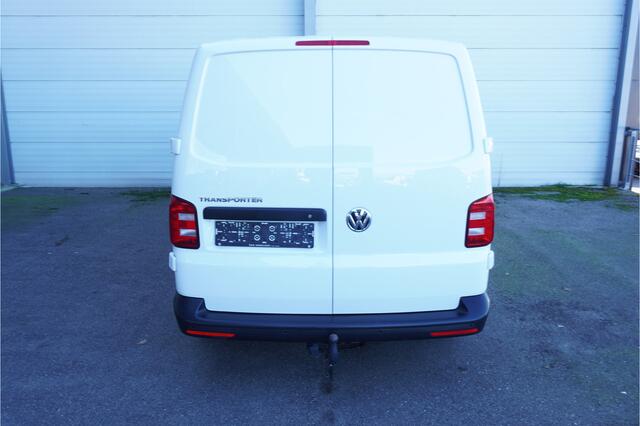 Volkswagen TRANSPORTER 150pk Automaat L2H1 Trekhaak Cruise control Parkeersensoren Stoelverwarming Standkachel