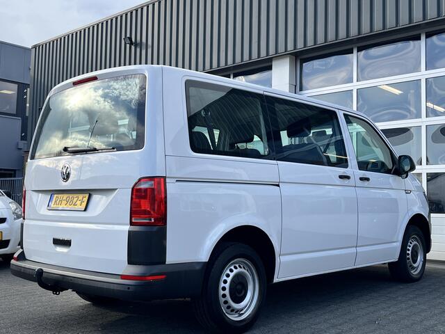 Volkswagen TRANSPORTER Kombi 2.0 TDI L1H1 BTW en BPM VRIJ!! 9-Persoons Airco Cruise control Trekhaak 2500 kg trekgewicht Buitenspiegels elektrisch verstel- en verwarm baar Parkeerhulp vóór en achter, Voorstoelen in hoogte verstelbaar