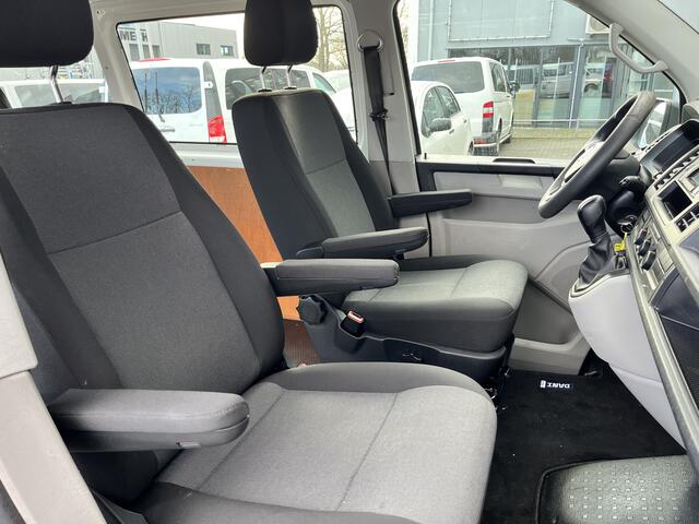 Volkswagen TRANSPORTER Kombi 2.0 TDI L1H1 BTW en BPM VRIJ!! 9-Persoons Airco Cruise control Trekhaak 2500 kg trekgewicht Buitenspiegels elektrisch verstel- en verwarm baar Parkeerhulp vóór en achter, Voorstoelen in hoogte verstelbaar
