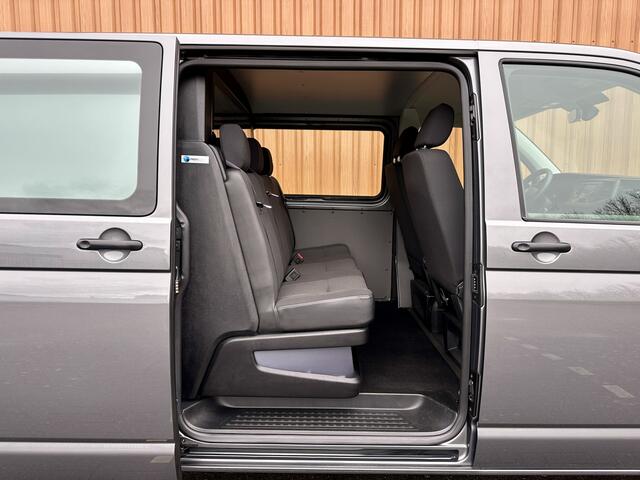 Volkswagen TRANSPORTER 2.0 TDI L2H1 DC 28 Economy Business | 5 Persoons | Apple Carplay | Android Auto | Origineel Nederlands | Parkeersensoren | Cruise Control | Airconditioning |