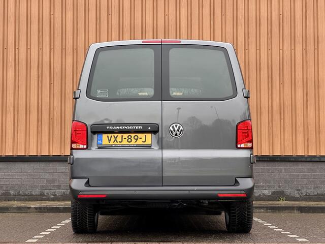 Volkswagen TRANSPORTER 2.0 TDI L2H1 DC 28 Economy Business | 5 Persoons | Apple Carplay | Android Auto | Origineel Nederlands | Parkeersensoren | Cruise Control | Airconditioning |