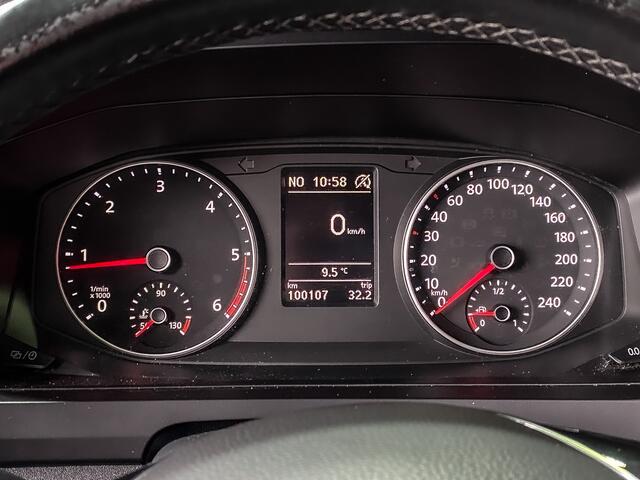 Volkswagen TRANSPORTER 2.0 TDI 204PK DSG L2H1 Highline | LED | STANDKACHEL | STOELVERWARMING| LEDER | FLITSERS |