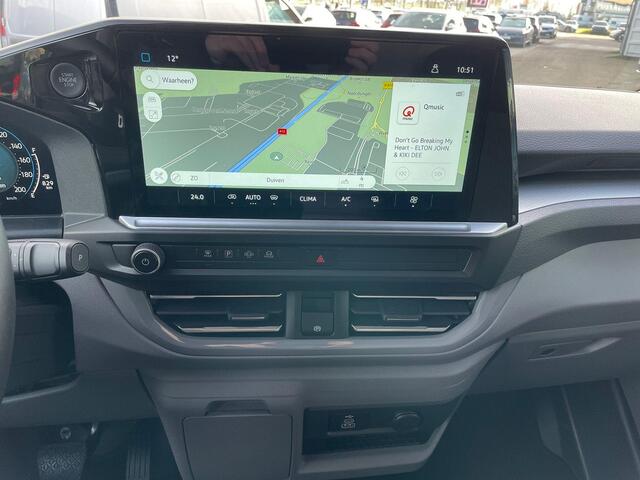 Volkswagen TRANSPORTER 2.0 TDI L2H1 30 Style | LED | Navigatie | lm velgen | Black Edition | Camera | Laadruimte Betimmering | Apple Carplay/Android auto | PDC | Digital Cockpit