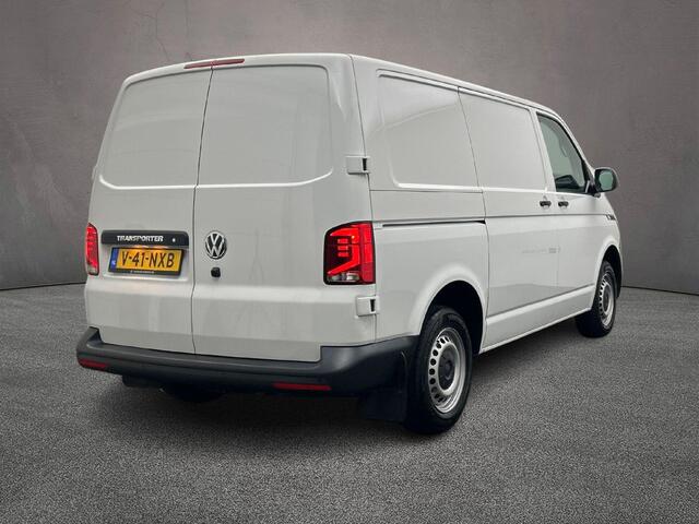Volkswagen TRANSPORTER 2.0 TDI 150pk DSG L1H1 32 | Adaptieve Cruise Control | Navi via Apple Carplay / Android Auto | Achteruitrijcamera | Laadruimte betimmerd |