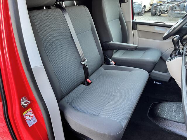 Volkswagen TRANSPORTER 2.0 TDI L1H1 150PK Automaat Airco Cruise controle Trekhaak 2500kg trekgewicht Telefoonverbinding Navigatiesysteem Euro 6 Ex overheid 1e Eigenaar