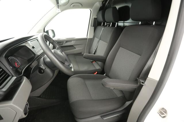 Volkswagen TRANSPORTER 2.0 TDI L2H1 | Airco | Cruise | Carplay | 3 Zits | Trekhaak | Parkeersens. | Stoelverw.