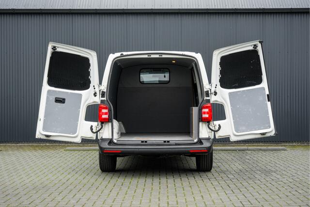 Volkswagen TRANSPORTER T6 L2H1 | 102 PK | 3-Zits | Airco