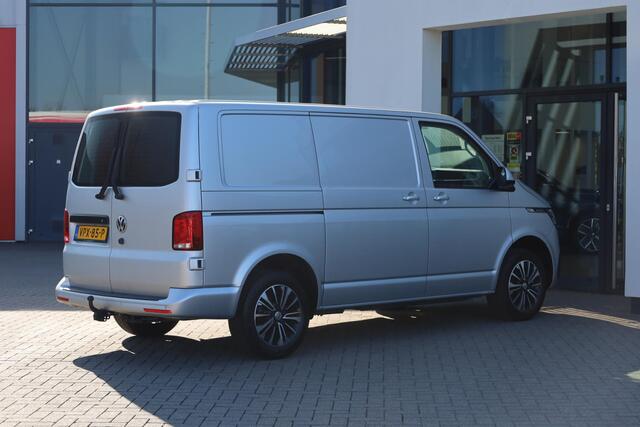 Volkswagen TRANSPORTER 2.0 TDI L1H1 28 Bulli NL auto 1e eigenaar nieuw door ons geleverd en onderhouden BULLI Full LED 17" LMV digital cockpit pro discover pro navigatie stoelverwarming camera achterdeuren met wisser