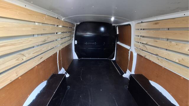 Volkswagen TRANSPORTER 6.1 - 2.0 TDI L2H1 28 Comfortline Navi by App / PDC / Trekhaak