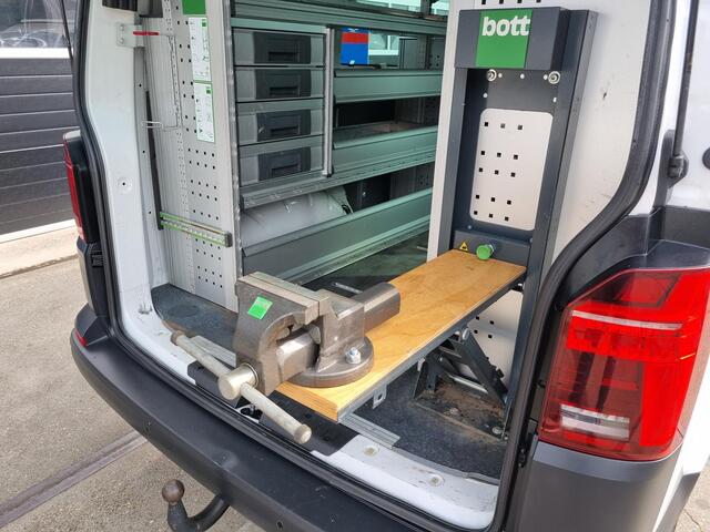 Volkswagen TRANSPORTER 2.0 TDI L1H1 150pk. 4Motion 3-Pers. / Bott bedrijfswageninrichting