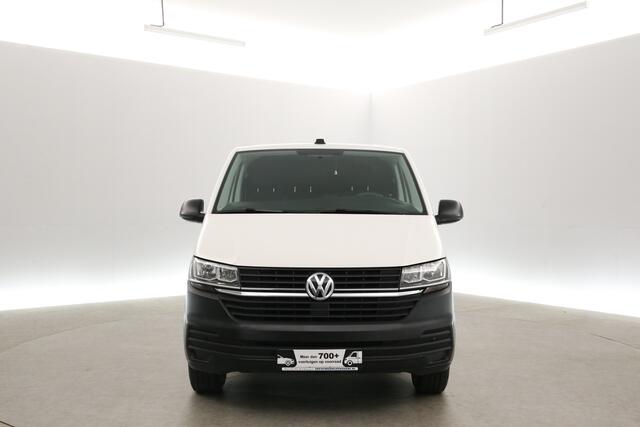 Volkswagen TRANSPORTER 2.0 TDI L2H1 150PK | Aut. | Airco | Cruise | Carplay | 3 Zits | Parkeersens. | Trekhaak