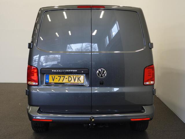 Volkswagen TRANSPORTER 2.0 TDI L2H1 28 Highline Automaat Camera | Airco | Cruise control | Navigatie | Trekhaak | Lichtmetalen velgen | Apple Carplay/ Android Auto | LED