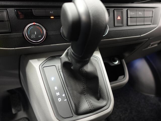 Volkswagen TRANSPORTER 2.0 TDI L2H1 28 Highline Automaat Camera | Airco | Cruise control | Navigatie | Trekhaak | Lichtmetalen velgen | Apple Carplay/ Android Auto | LED