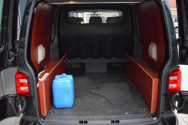 Volkswagen TRANSPORTER 2.0 TDI L2H1 DC Highline Leer | Automaat | Trekhaak |