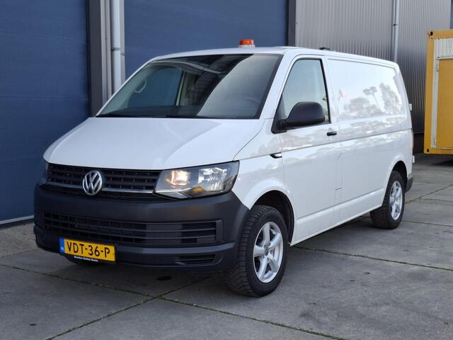 Volkswagen TRANSPORTER 2.0 TDI L1H1 Highline AIRCO / TREKHAAK / 3 ZITS / EURO 6 / N.A.P
