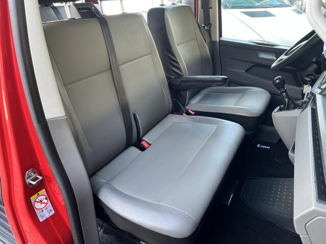 Volkswagen TRANSPORTER Kombi 2.0 TDI L1H1 Comfortline 9-persoons Airco Cruise controle Apple carplay App conect Minibus 9 zitse Exportprijs