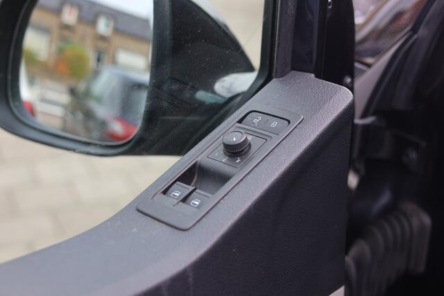 Volkswagen TRANSPORTER 2.0 TDI L2H1 HIGHLINE | AIRCO | CRUISE | TREKHAAK