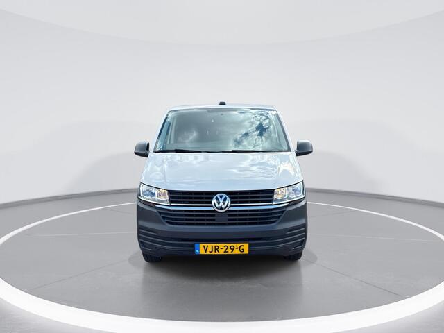 Volkswagen TRANSPORTER 2.0TDi 90pk Economy Business L1 · Apple/Android Car Play · Airco · Trekhaak · Cruise control · Parkeersensoren ·