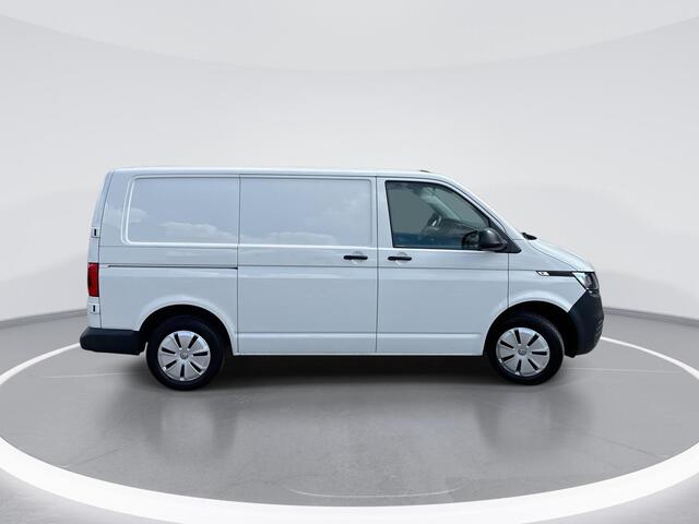 Volkswagen TRANSPORTER 2.0TDi 90pk Economy Business L1 · Apple/Android Car Play · Airco · Trekhaak · Cruise control · Parkeersensoren ·