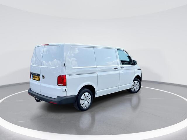 Volkswagen TRANSPORTER 2.0TDi 90pk Economy Business L1 · Apple/Android Car Play · Airco · Trekhaak · Cruise control · Parkeersensoren ·