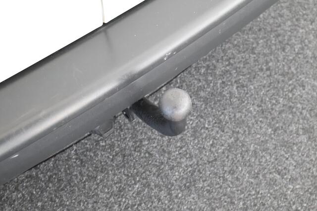 Volkswagen TRANSPORTER 2.0 TDI 150pk L2H1 Trendline Trekhaak Airco Bluetooth Bijrijdersbank