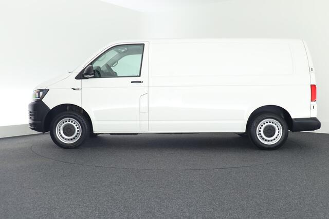Volkswagen TRANSPORTER 2.0 TDI 150pk L2H1 Trendline Trekhaak Airco Bluetooth Bijrijdersbank