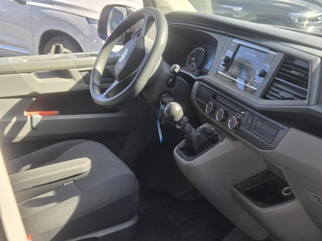 Volkswagen TRANSPORTER 2.0 TDI 110PK, L2H1, App Connect, Cruise Controle, Trekhaak, Airco,