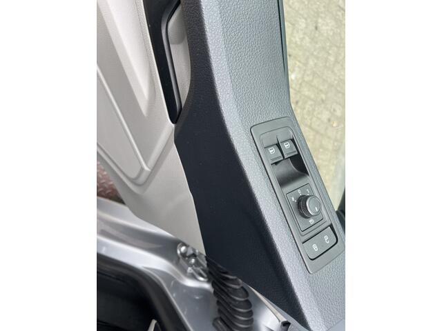 Volkswagen TRANSPORTER 2.0 TSI L2H1 Benzine / CNG Dubbele Schuifdeur Airco Cruise controle Bpm vrij Trekhaak Klep achter Omvormer Kastinrichting Standkachel Euro 6 Benzine Ideaal voor ombouw naar Camper !!