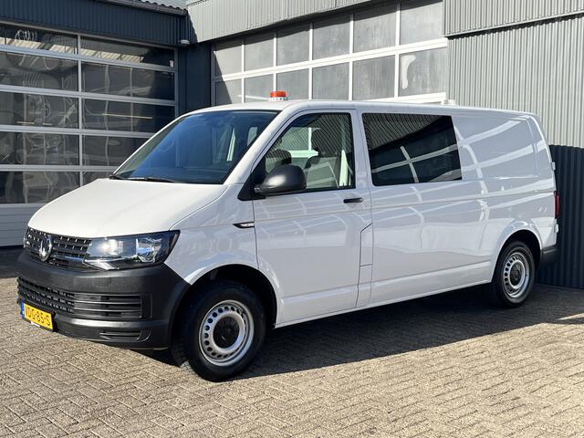 Volkswagen TRANSPORTER 2.0 TDI L2H1 DC Airco Cruise controle Telefoonverbinding Trekhaak 2200kg trekgewicht Parkeersensoren achter Schuifdeur Euro 6 DC 1e eigenaar Dealer onderhouden