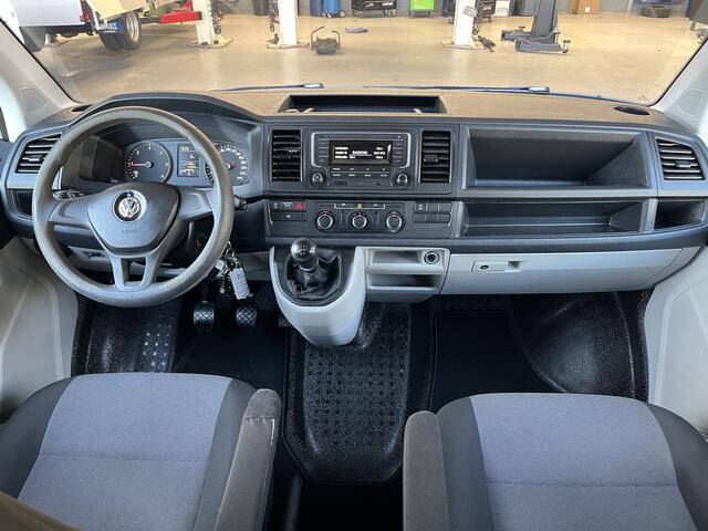 Volkswagen TRANSPORTER 2.0 TDI L2H1 DC Airco Cruise controle Telefoonverbinding Trekhaak 2200kg trekgewicht Parkeersensoren achter Schuifdeur Euro 6 DC 1e eigenaar Dealer onderhouden