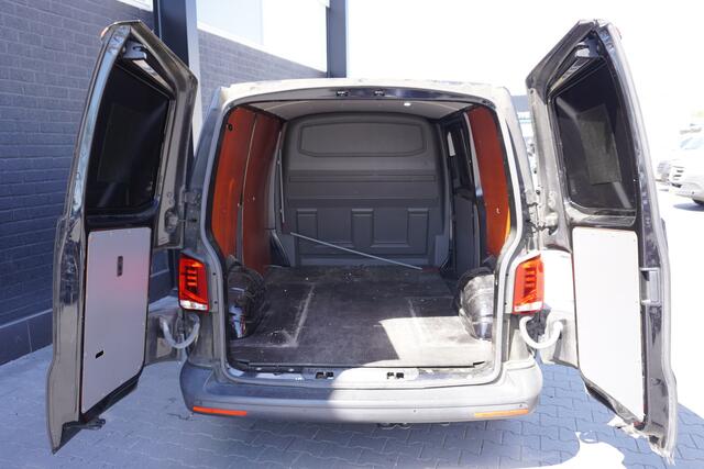 Volkswagen TRANSPORTER 2.0 TDI 150PK Automaat EURO 6 - Airco - Navi - PDC - ¤18.950,- Excl.