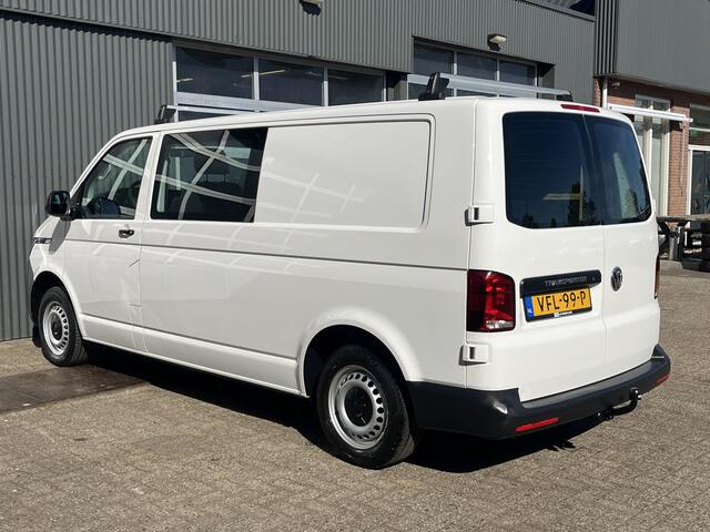 Volkswagen TRANSPORTER 2.0 TDI L2H1 30 DC Airco Cruise controle Telefoonverbinding Trekhaak 2200kg trekgewicht Apple carplay Navigatiesysteem schuifdeur Euro 6 DC 1e eigenaar Dealer onderhouden