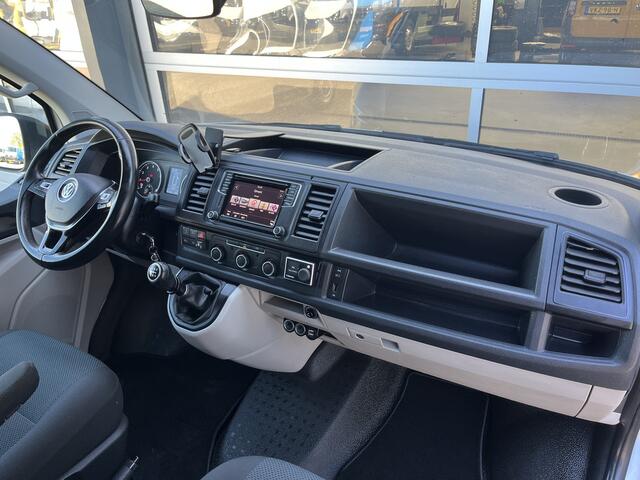 Volkswagen TRANSPORTER 2.0 TSI L2H1 Benzine Dubbele schuifdeur Airco Cruise controle Telefoonverbinding Navigatiesysteem Achteruitrij camera Parkeersensoren Achter Euro 6 1e eigenaar Lage belastingtarief prive BPM vrij