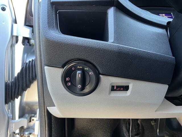 Volkswagen TRANSPORTER 2.0 TSI L2H1 Benzine Dubbele schuifdeur Airco Cruise controle Telefoonverbinding Navigatiesysteem Achteruitrij camera Parkeersensoren Achter Euro 6 1e eigenaar Lage belastingtarief prive BPM vrij