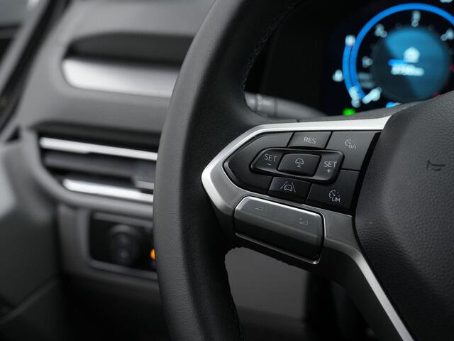 Volkswagen TRANSPORTER 2.0 TDI 170PK AUT L2 Bulli LED | ACC | BLack Edition | Stoelverwarming | Camera | Apple carplay/Android auto | Betimmering | Voorruitverwarming | PDC | L.M. Wielen | Sidesteps | Achterspoiler