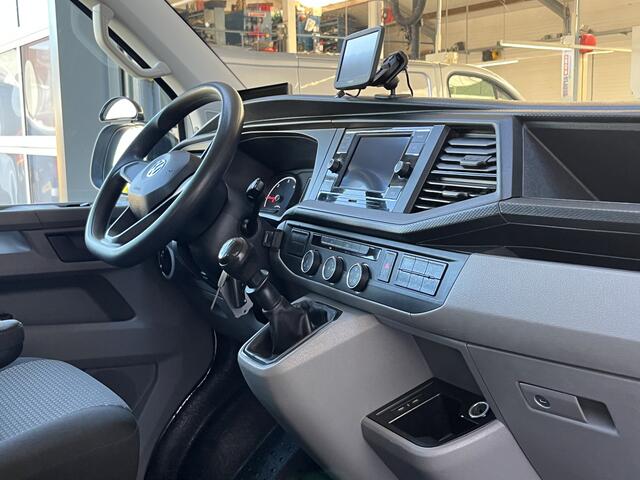 Volkswagen TRANSPORTER 2.0 TDI L2H1 DC Open laadbak Pick-up met Airco Cruise controle Trekhaak 2200kg trekgewicht Achterruitrij camera P-up Pick-up Openlaadbak