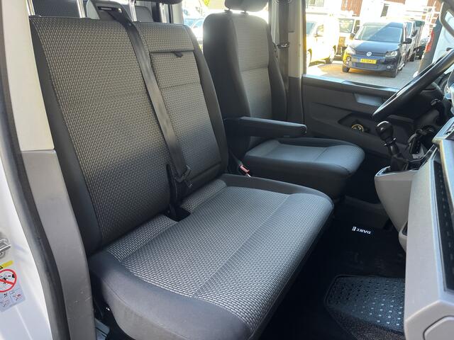 Volkswagen TRANSPORTER 2.0 TDI L2H1 DC Open laadbak Pick-up met Airco Cruise controle Trekhaak 2200kg trekgewicht Achterruitrij camera P-up Pick-up Openlaadbak