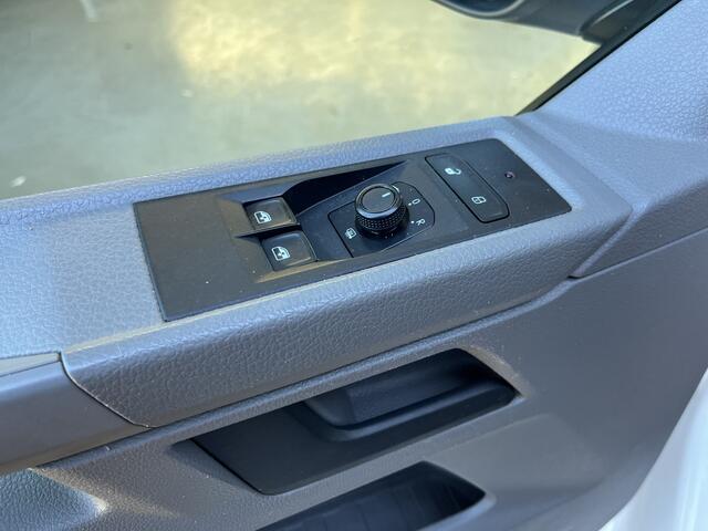 Volkswagen TRANSPORTER 2.0 TDI L2H1 DC Open laadbak Pick-up met Airco Cruise controle Trekhaak 2200kg trekgewicht Achterruitrij camera P-up Pick-up Openlaadbak