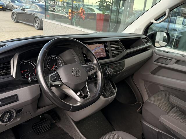 Volkswagen TRANSPORTER 2.0 TDI L1H1 28 | ACC | Dubbele Cabine | Stoelverwarming | Apple Carplay | Trekhaak | DAB | Dode Hoek | Trailer Assistent |