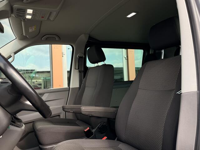 Volkswagen TRANSPORTER 2.0 TDI L1H1 28 | ACC | Dubbele Cabine | Stoelverwarming | Apple Carplay | Trekhaak | DAB | Dode Hoek | Trailer Assistent |