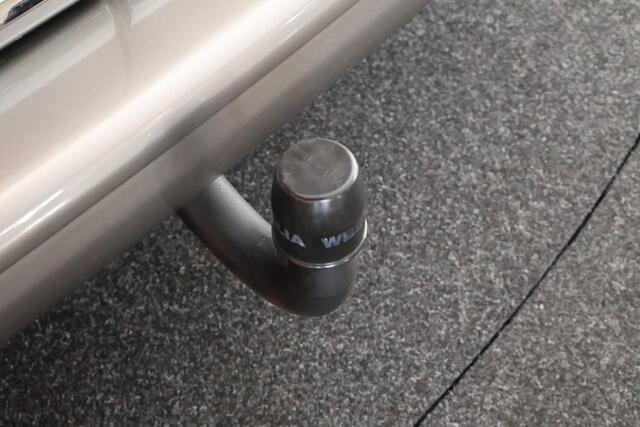 Volkswagen TRANSPORTER 2.0 TDI 204pk DSG L1H1 Caravelle Marge! Trekhaak Leder Navigatie Led Koplampen ACC