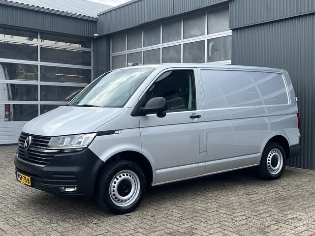 Volkswagen TRANSPORTER 2.0 TDI L1H1 4Motion 4x4 Airco Cruise controle Trekhaak 2500kg trekgewicht Telefoonverbinding Apple carplay Navigatiesysteem Parkeersensoren Achter Euro 6 1e eigenaar Dealer onderhouden