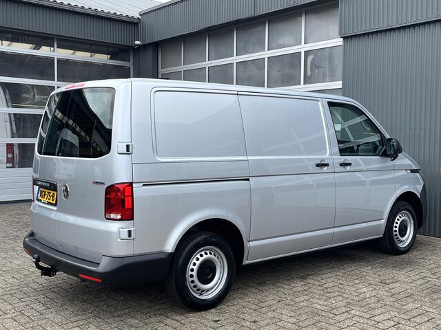 Volkswagen TRANSPORTER 2.0 TDI L1H1 4Motion 4x4 Airco Cruise controle Trekhaak 2500kg trekgewicht Telefoonverbinding Apple carplay Navigatiesysteem Parkeersensoren Achter Euro 6 1e eigenaar Dealer onderhouden