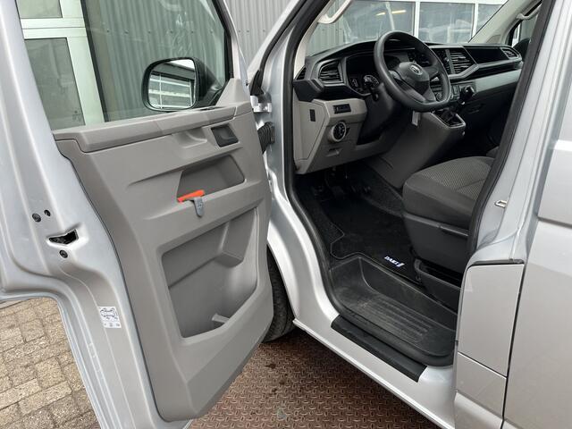 Volkswagen TRANSPORTER 2.0 TDI L1H1 4Motion 4x4 Airco Cruise controle Trekhaak 2500kg trekgewicht Telefoonverbinding Apple carplay Navigatiesysteem Parkeersensoren Achter Euro 6 1e eigenaar Dealer onderhouden