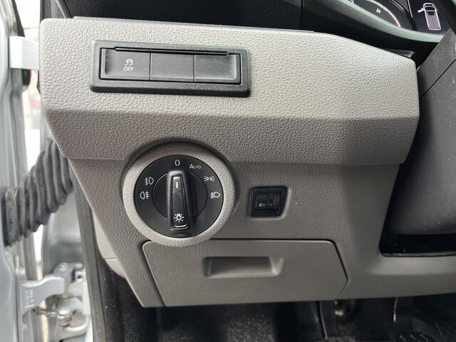 Volkswagen TRANSPORTER 2.0 TDI L1H1 4Motion 4x4 Airco Cruise controle Trekhaak 2500kg trekgewicht Telefoonverbinding Apple carplay Navigatiesysteem Parkeersensoren Achter Euro 6 1e eigenaar Dealer onderhouden