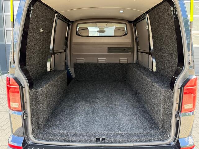 Volkswagen TRANSPORTER 2.0 TDI 150PK Automaat Bulli Edition L1H1 GB / Dubbele schuifdeur / Navi / Leder / Carplay / Adaptieve Cruise / Licht metaal